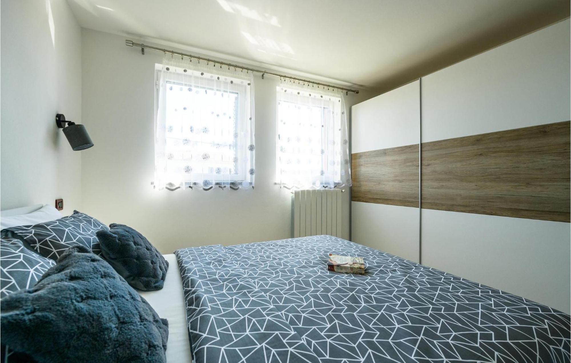 5 Bedroom Stunning Home In Labin Raša Εξωτερικό φωτογραφία