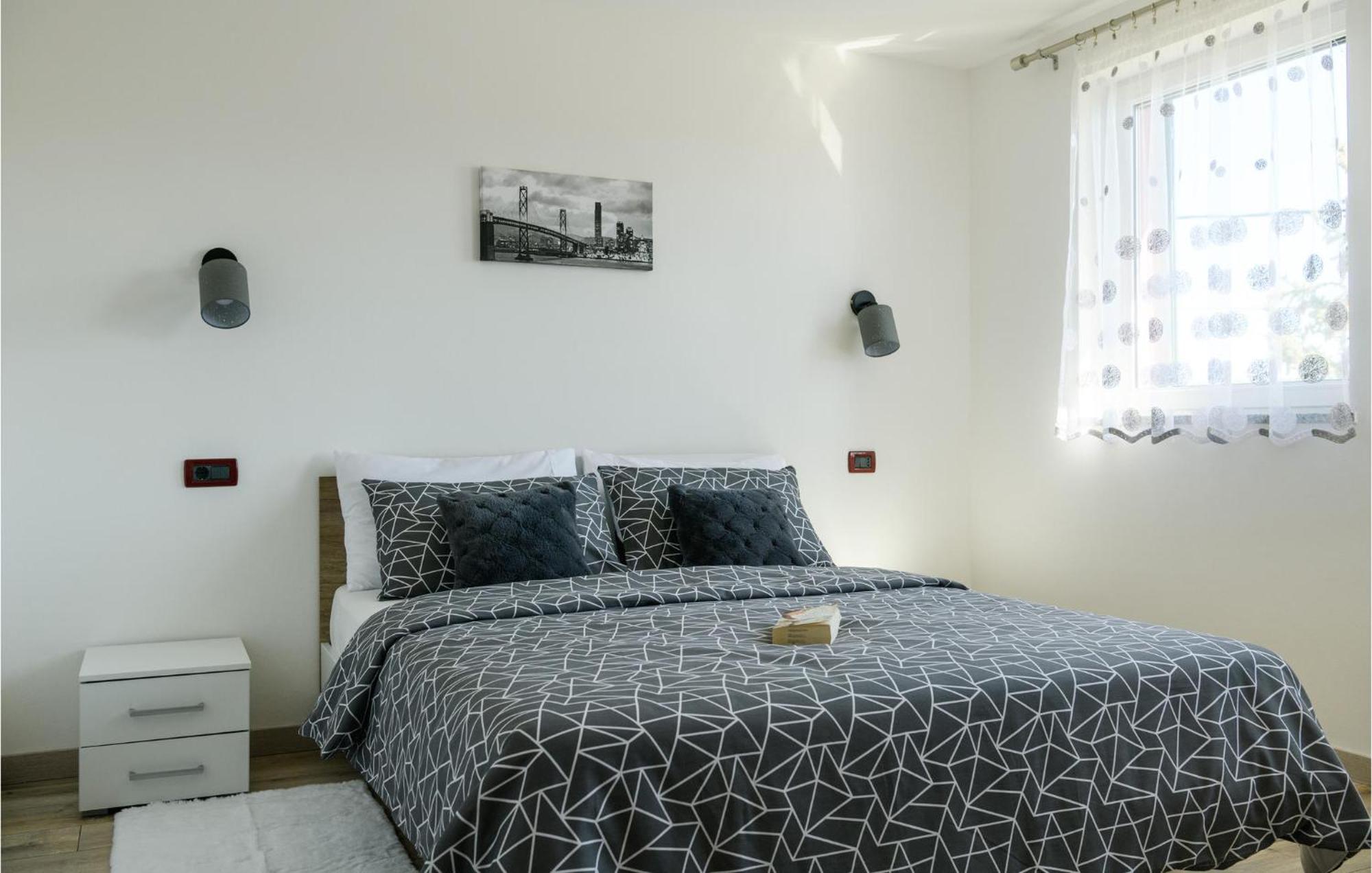 5 Bedroom Stunning Home In Labin Raša Εξωτερικό φωτογραφία